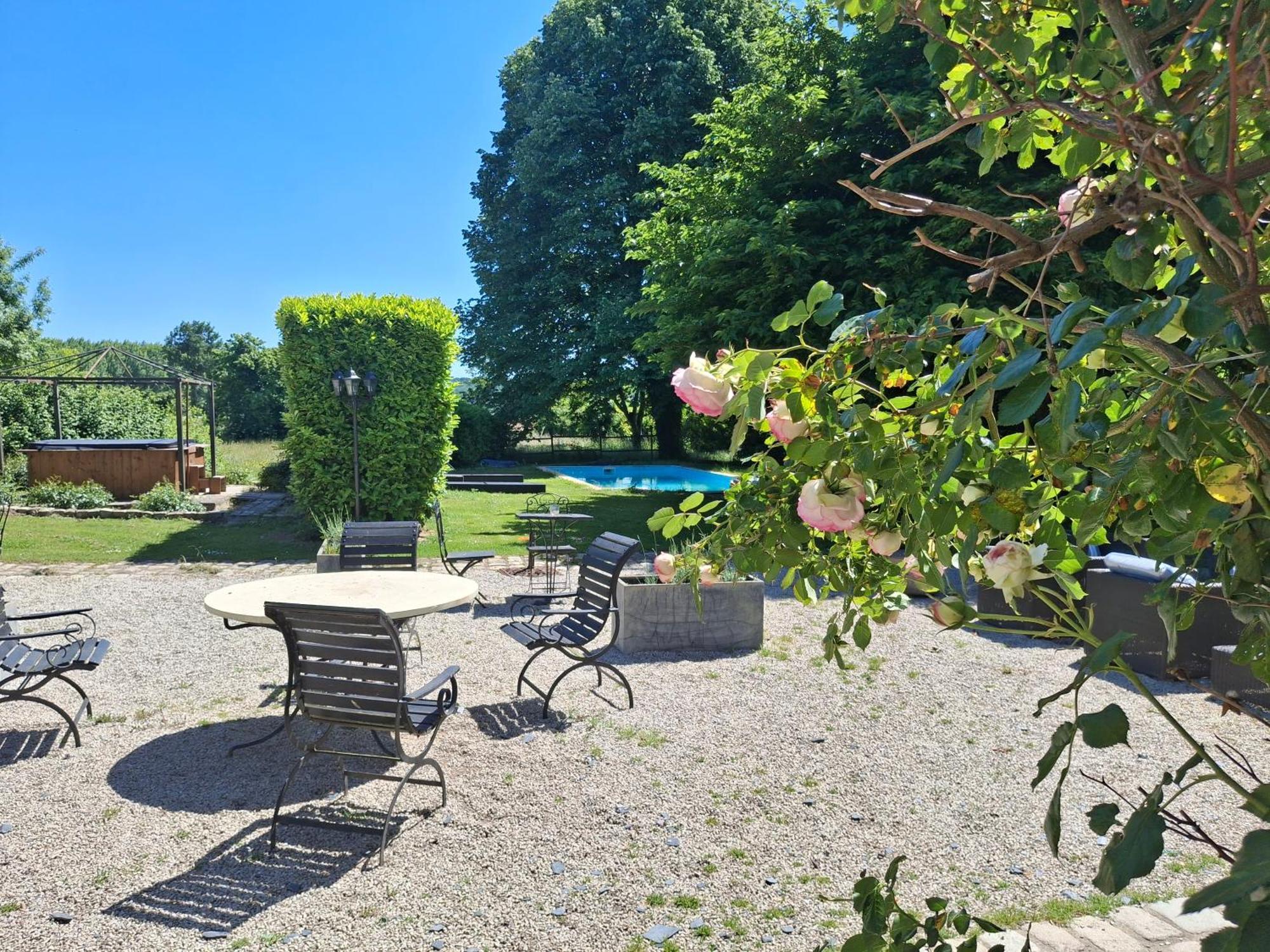 Le Mouton Bed & Breakfast Blaison Екстериор снимка