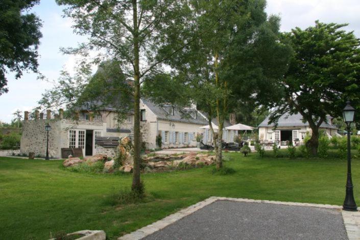 Le Mouton Bed & Breakfast Blaison Екстериор снимка